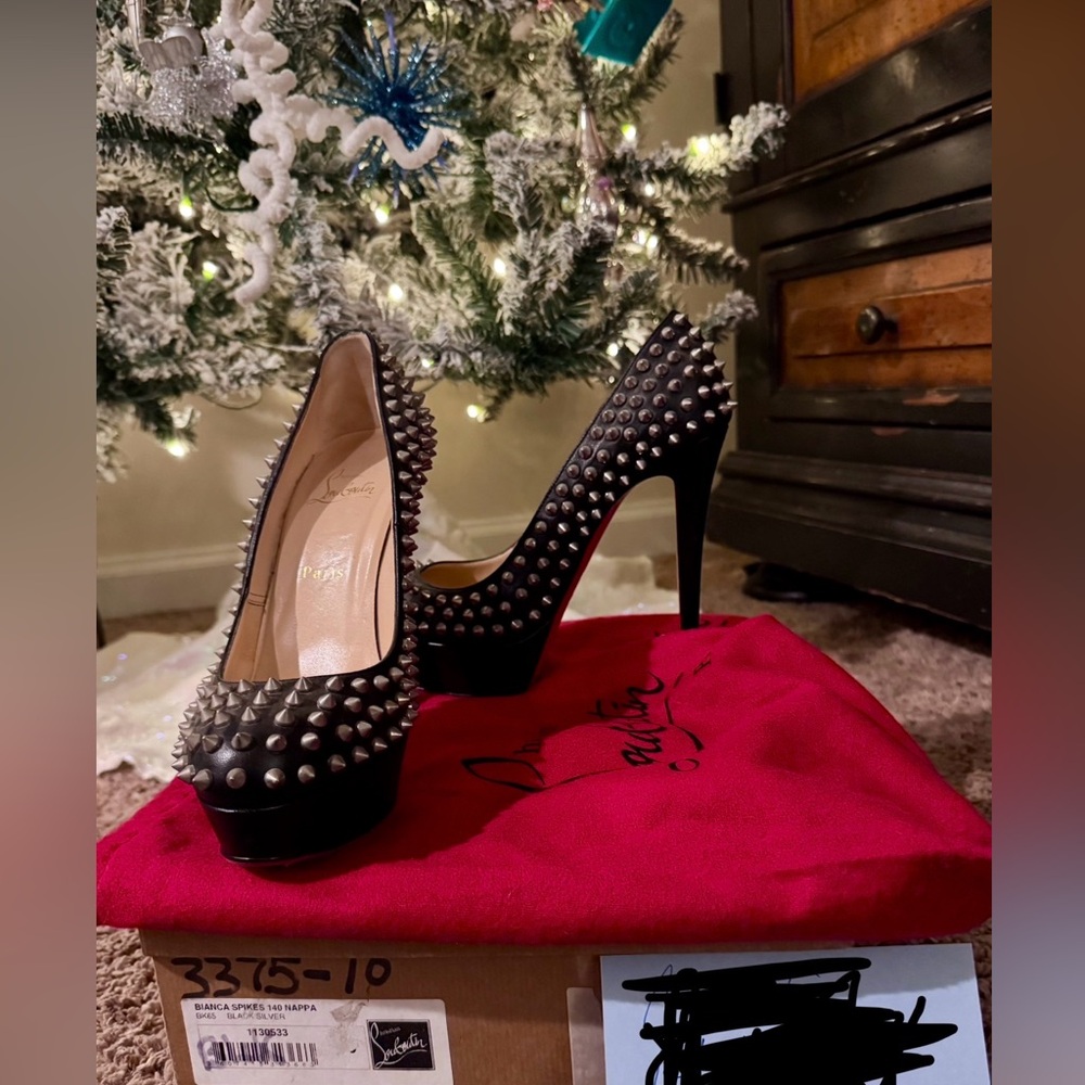 Christian Louboutin Bianca Spiked sz 40